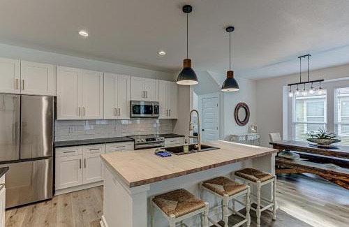 Cottonwood Shores House | 3BD Retreat for 6 Near Lake LBJ with Fire Pit & Patio