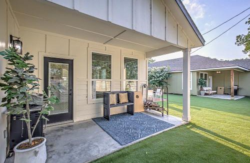 Cottonwood Shores House | 3BD Retreat for 6 Near Lake LBJ with Fire Pit & Patio