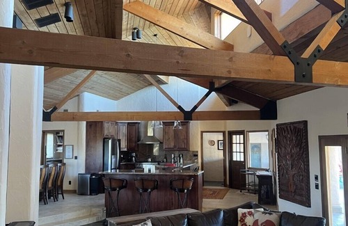 Atascadero House | 3bd, sleeps 8, just 20 minutes from Sensorio in the heart of the Central Coast