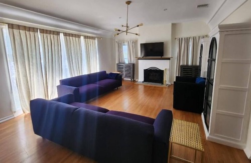 View Park-Windsor Hills House | 3BD Spanish Villa with Bonus Room + Bar + Modern Amenities