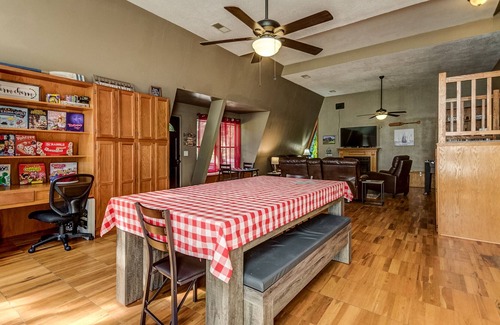 Kingston Cabin | 3Bdrm Texoma Near Marina Firepit Pool Table & More
