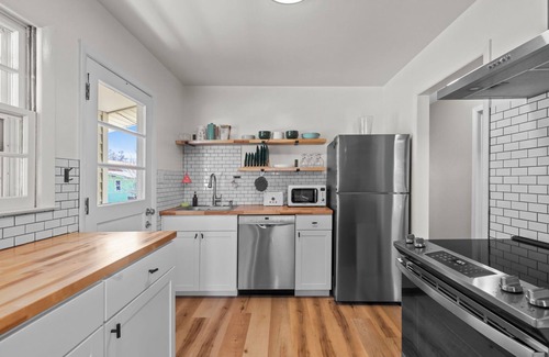 Jacksonville House | 3Bed 1.5 Bath 10 Min to Base
