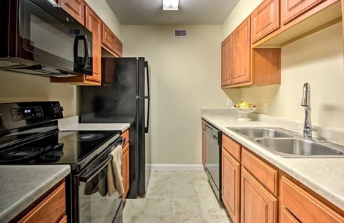 South Main Condo | 3bed/2bath sleeps 8 near NRG Stadium, Medical Center, Downtown Houston, Galleria