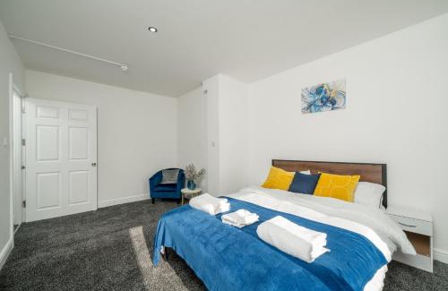 Canning Town Apartment | 3Bed by Canning Town Stn Balcony Central Location