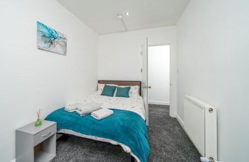 Canning Town Apartment | 3Bed by Canning Town Stn Balcony Central Location