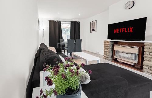 Abbey Wood House | 3bed House Abbey wood Sleeps 8 Elizabeth Line