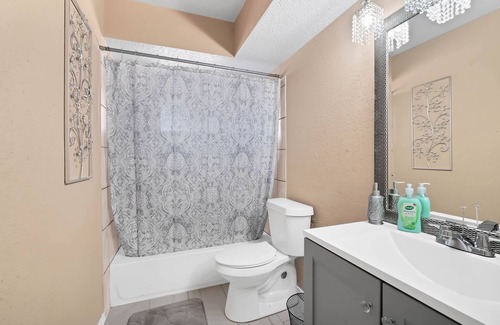 Garden Oaks House | 3bedroom and 1 bath
