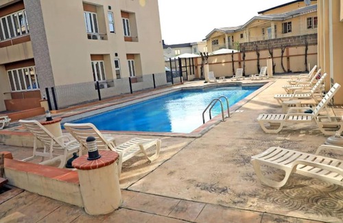 Ikeja Apartment | 3bedroom Apt, all rooms with TV, Ac
