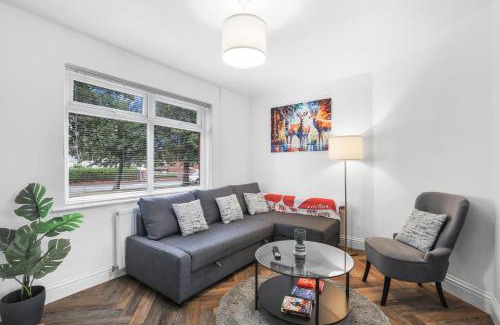 Castleside Apartment | 3Bedroom House - Free Parking