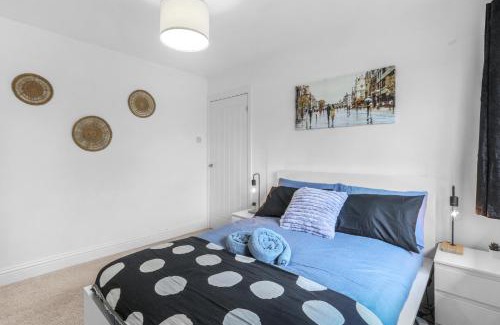 Castleside Apartment | 3Bedroom House - Free Parking