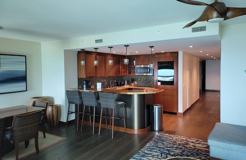 Waikiki Apartment | 3Bedroom Penthouse Hilton Hawaiian Village Grand Islander Waikikian Lagoon Tower