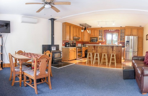 Bar Harbor House | 3Bedroom2Bath CarriageHouse Pet Friendly