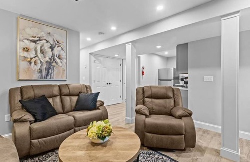 South Burlington Apartment | 3BR 1.5BA Apt in So. Burlington