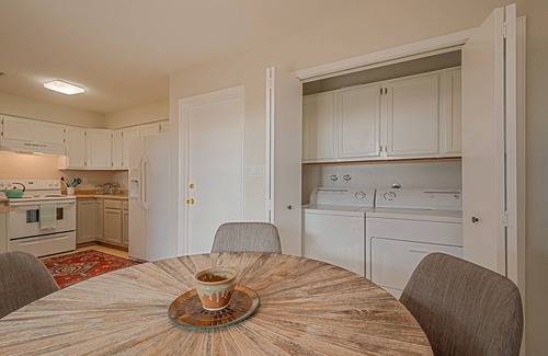 Ladera West House | 3br 2ba Charming Town-home, Walk to the Petroglyphs!