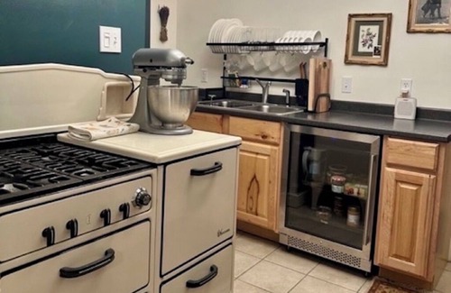 Villa Park Cottage | 3BR/2BA Cottage with Mountain Views by Downtown. Great for fun or work travel!