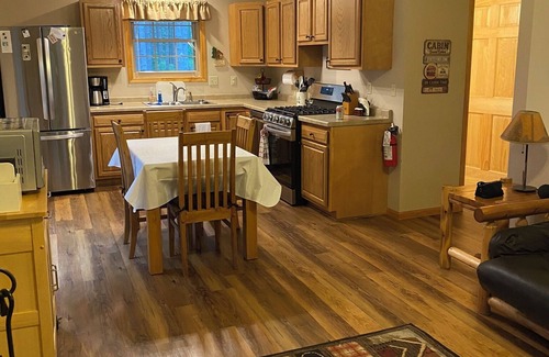 Nekoosa House | 3BR 2BA Log Cabin in Lake Arrowhead-10 min to Sand Valley Golf