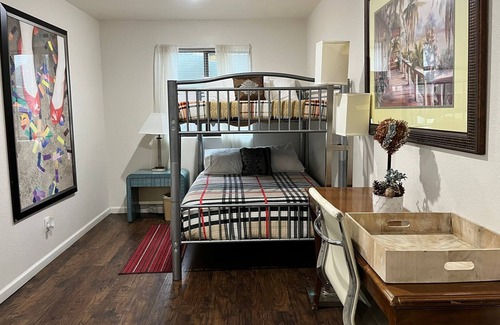 Crosstown House | 3BR 2BA near Zoo, Downtown and Beale Street