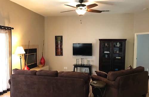 Heritage Hills House | 3BR/2BA Spacious, NE Heights, Excellent mountain views, minutes from downtown