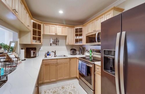 Chula Vista Condo | 3BR/2BTH Garage, King, Crib, Pool & Hot Tub