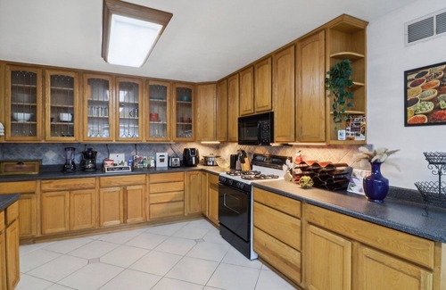 El Cajon House | 3BR/2Bth w Pool, Garage, King Bed, Ranch Style