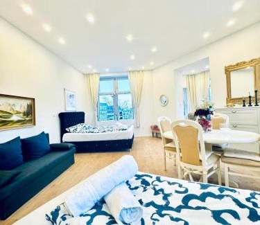 Liesing Apartment | 3BR Apartment Near Atzgersdorf Park, 11Min Walk