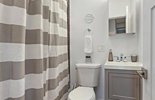 Avondale Apartment | 3BR Apt in Logan Square Walkable to Highlights - Central Park S6