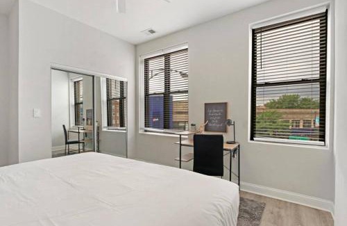 Avondale Apartment | 3BR Apt in Logan Square Walkable to Highlights - Central Park S6
