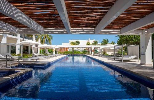 Playa Mujeres Apartment | 3BR Beachfront Luxury Condo w/Great Features