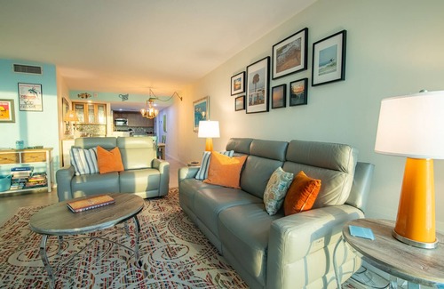 Gulfstream Beach Condo | 3BR Beachfront Oceanfront Condo – Pool, Pickleball, Views. Covered Parking