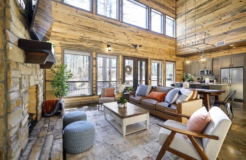 Pickens Cabin | 3BR+Bunk | Air hockey, Pool table, Foosball!