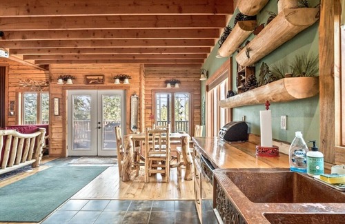 Twin Lakes Cabin | 3BR Cabin Escape w/Deck Twin Lakes Mountain View