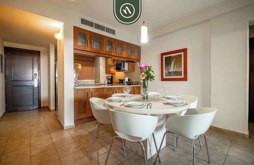 Flamingos Apartment | 3BR Condo in the Krystal Grand Hotel - Beach