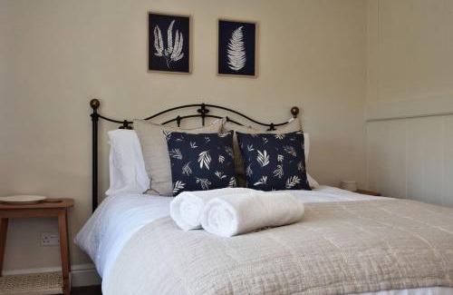 Hereford House | 3br Cottage Near Dewsall Court