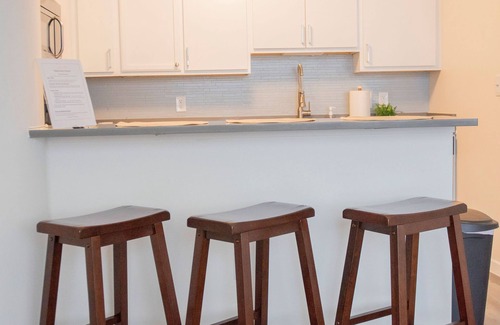 Mile Square Apartment | 3BR CozySuites at The Block
