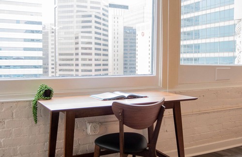 Mile Square Apartment | 3BR CozySuites at The Block