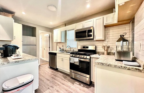Atlanta House | 3BR Executive Stay – 15 Minutes to ATL Airport! Fast Wi-Fi & Free Parking