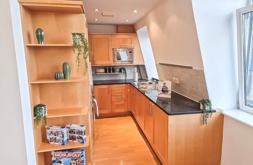 Newington Apartment | 3BR Flat in Borough near The Shard, Bermondsey