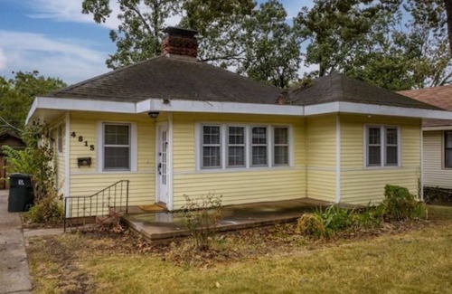 Hillcrest House | 3BR Fully Fenced Hillcrest Home