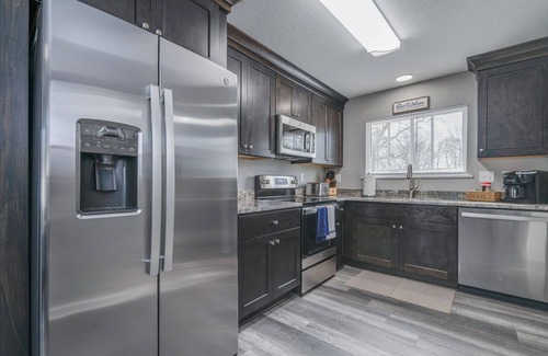 Portsmouth House | 3BR Gem Near Rivers Casino – Comfort & Convenience