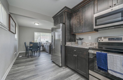 Portsmouth House | 3BR Gem Near Rivers Casino – Comfort & Convenience