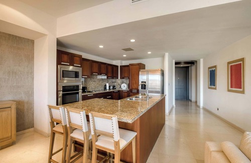 La Paz Apartment | 3BR Golf View & Terrace at Vistamar