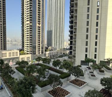 Dubai Apartment | 3BR Haven with Burj Views by MagnoliasVHR