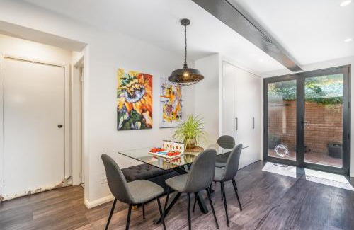 Garran House | 3BR Home near Canberra Hospital and Parliament - Hosted by CanStay