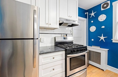 Ventnor City House | 3BR Home - Outdoor Patio + BBQ, Chairs & Tags Incl