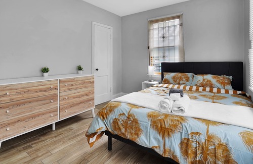 Urban Core House | 3BR House 5 min from Hospital (1516)