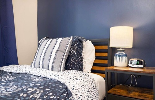 Bristol House | 3BR house minutes from speedway & downtown