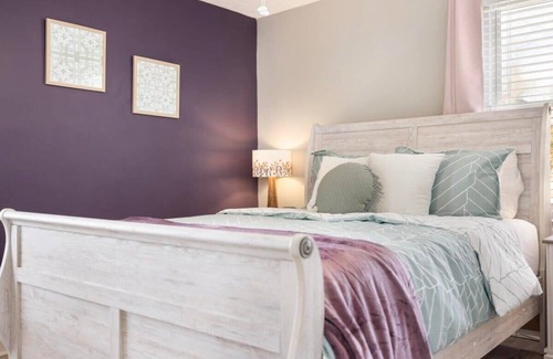 Bristol House | 3BR house minutes from speedway & downtown