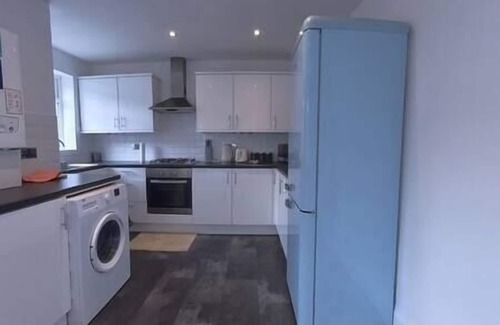 Houghton le Spring House | 3br Ironside Urban Luxe Retreat.