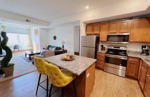 Grandville Apartment | 3BR King Bed Chamber Apartment at The Grand Castle
