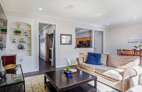 Greenway Plaza-Upper Kirby House | 3BR Luxury Home in the Heart of Upper Kirby!